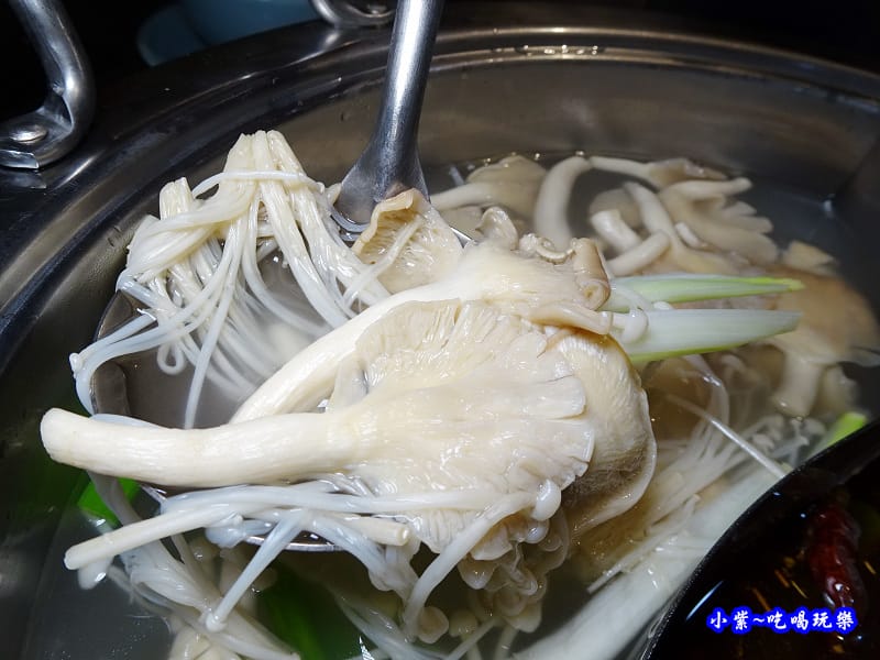 菇類雞湯-麻辣一哥桃園中山店 (1).jpg 菇類雞湯-麻辣一哥桃園中山店 (1).jpg