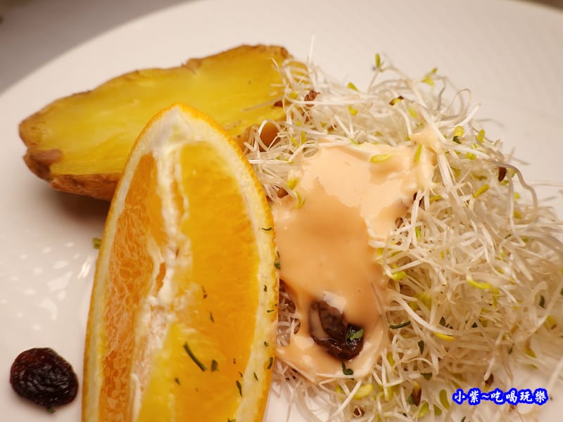 苜蓿芽沙拉水果-桂緣食坊.jpg