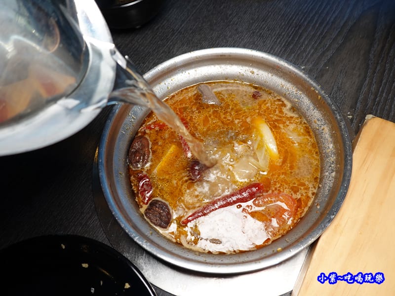 蒙古養生鍋加湯-京棧鍋物.jpg 蒙古養生鍋加湯-京棧鍋物.jpg