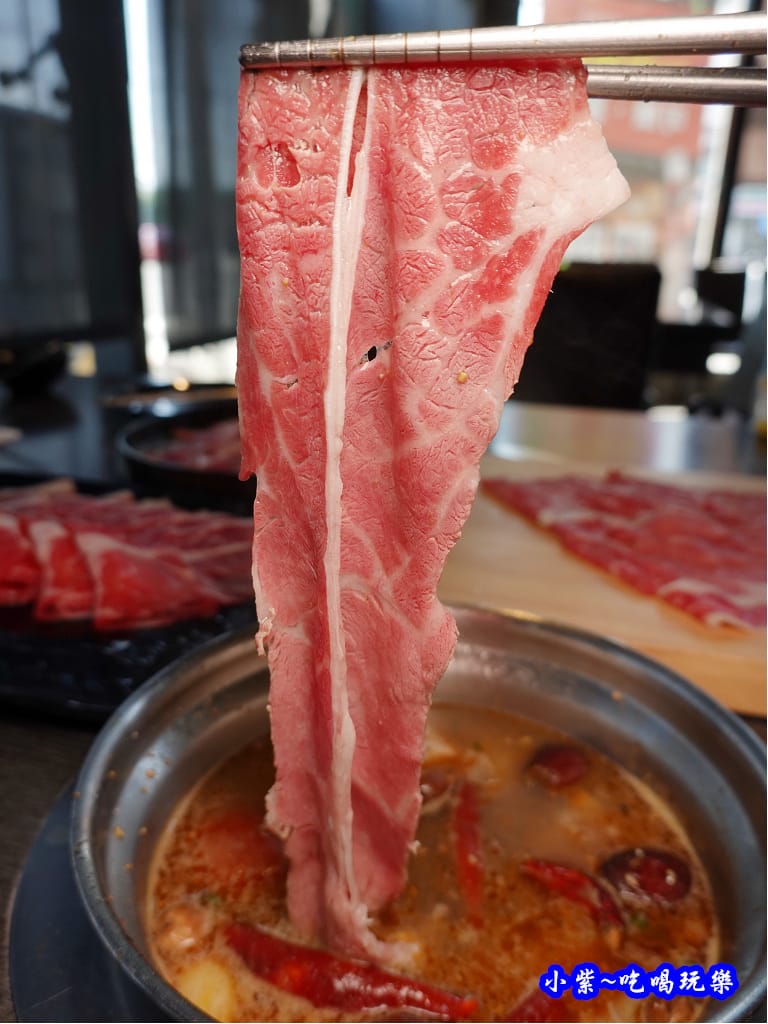 5分熟黑牛肩小排-京棧鍋物.jpg 5分熟黑牛肩小排-京棧鍋物.jpg