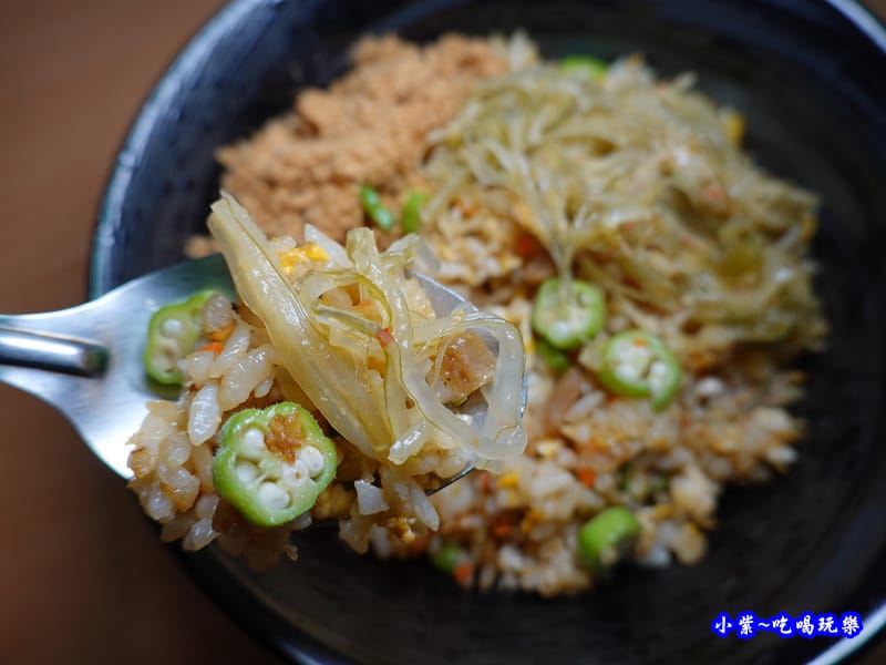 蔬食炒飯配益康泡菜翡翠海帶絲 (3).jpg 蔬食炒飯配益康泡菜翡翠海帶絲 (3).jpg