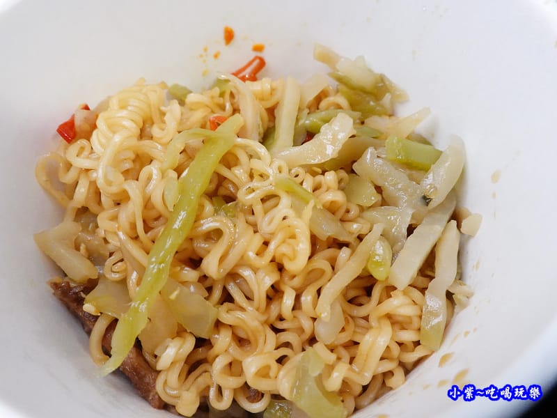 撒旦牛滷味滷泡麵-饒河街夜市美食 (1).jpg 撒旦牛滷味滷泡麵-饒河街夜市美食 (1).jpg