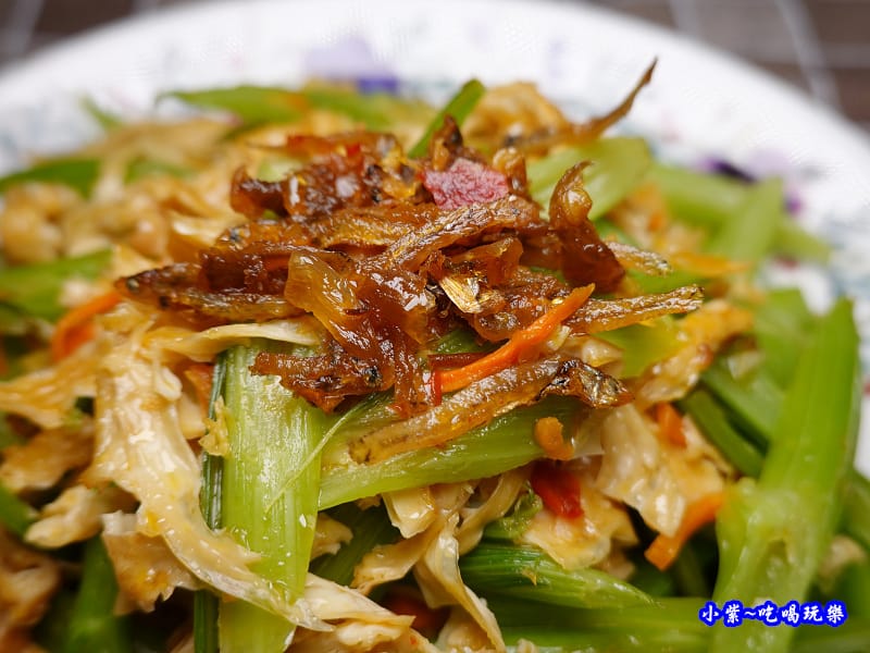珍饌小魚干炒芹菜管 (4).jpg