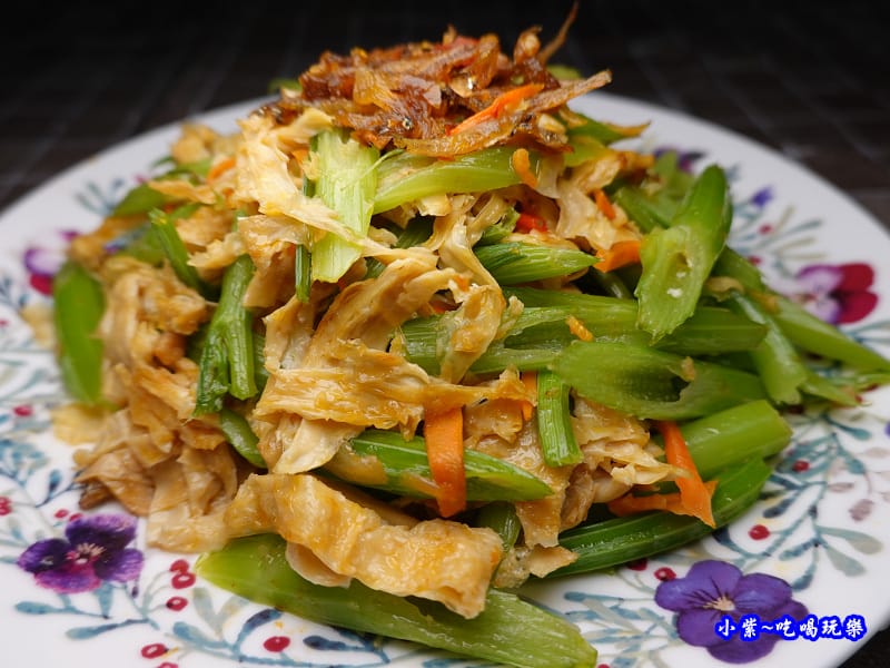 珍饌小魚干炒芹菜管 (3).jpg