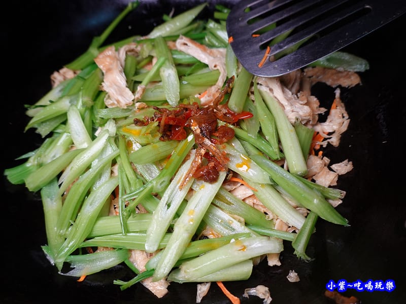 珍饌小魚干炒芹菜管 (2).jpg