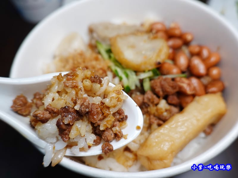 懷念肉燥飯-來來創意臭豆腐(東盈) (1).jpg
