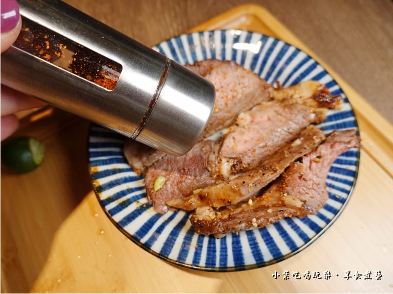 牛排灑七味粉-大河屋燒肉丼串燒南崁店.jpg 牛排灑七味粉-大河屋燒肉丼串燒南崁店.jpg