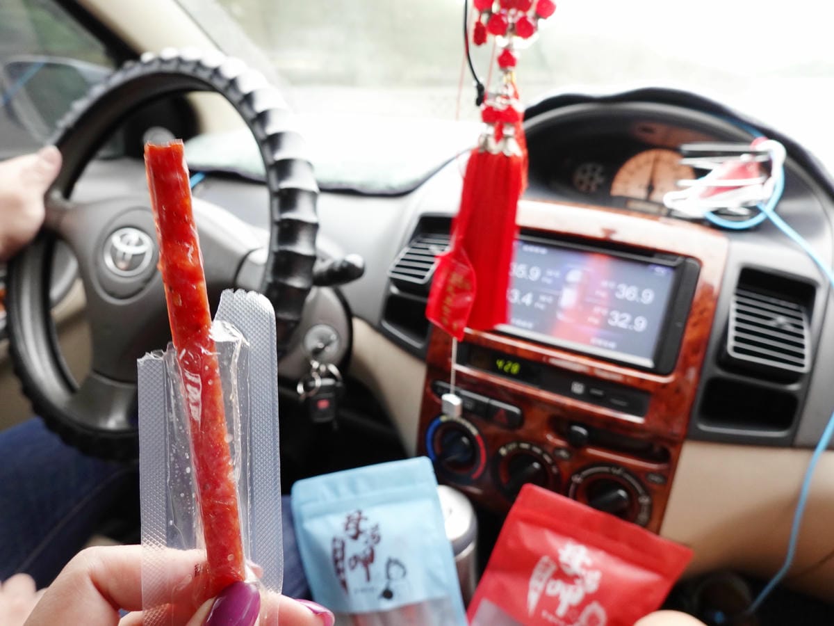 不沾手開車美食-母湯呷爆汁肉條.jpg