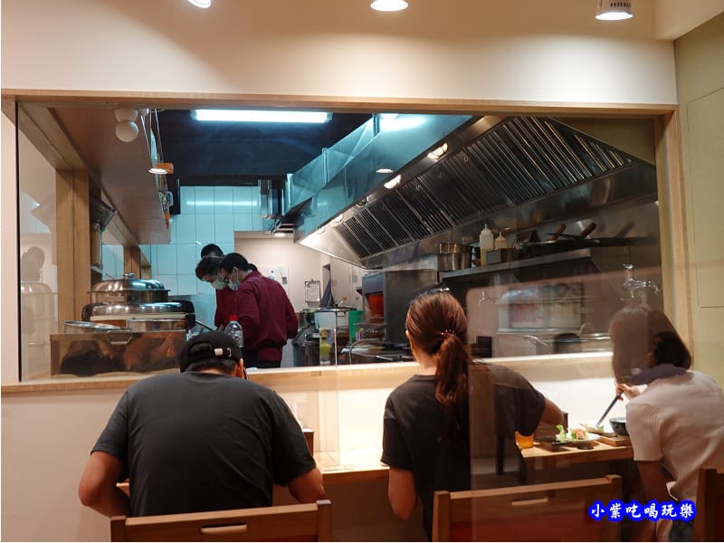 榻榻米用餐區-坐著做員工食堂 (1).jpg 榻榻米用餐區-坐著做員工食堂 (1).jpg