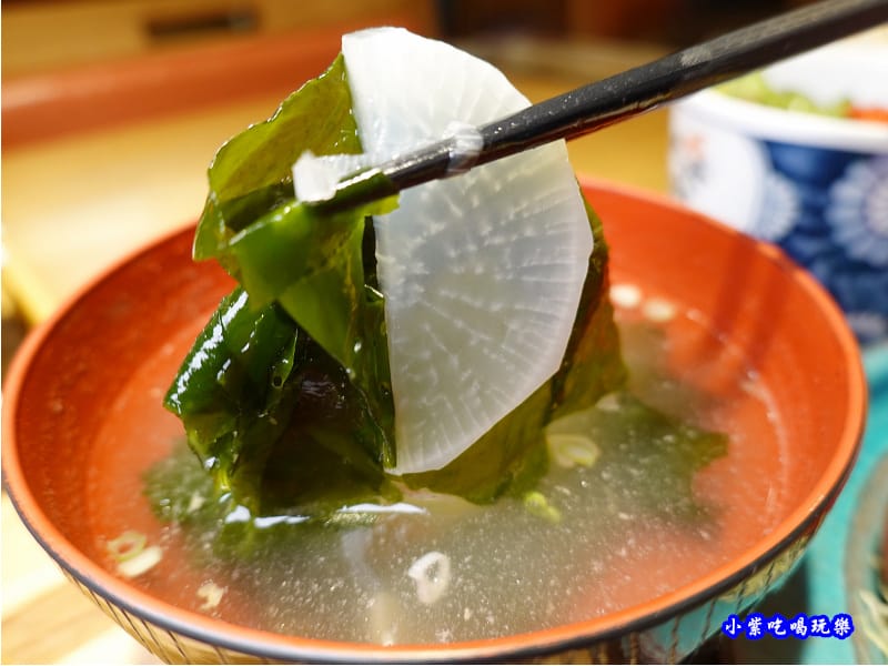 海帶蘿蔔湯-坐著做員工食堂.jpg 海帶蘿蔔湯-坐著做員工食堂.jpg