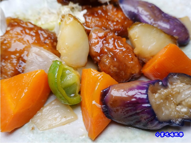 黑醋時蔬燴雞肉定食-坐著做員工食堂 (1).jpg 黑醋時蔬燴雞肉定食-坐著做員工食堂 (1).jpg