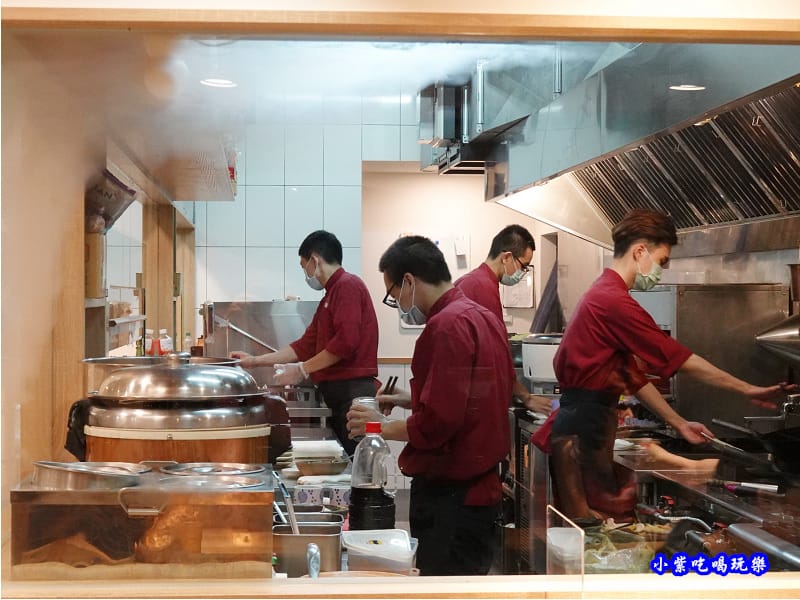 半開放廚房-坐著做員工食堂10.jpg 半開放廚房-坐著做員工食堂10.jpg