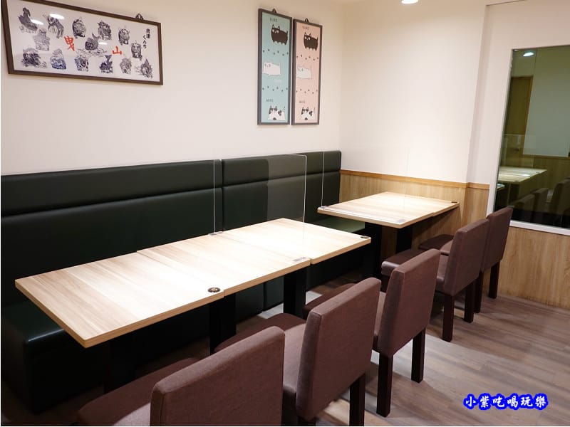 最裡面用餐座位-坐著做員工食堂0.jpg 最裡面用餐座位-坐著做員工食堂0.jpg