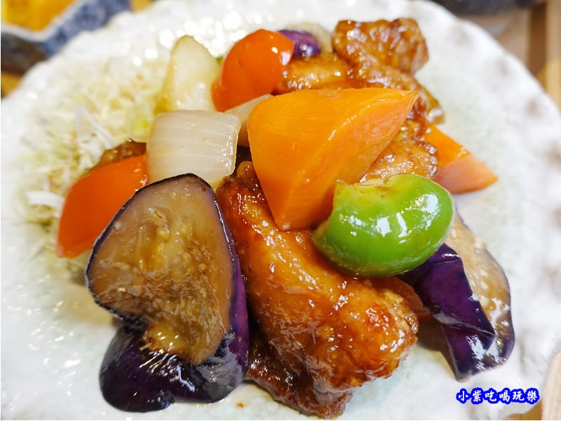 黑醋時蔬燴雞肉定食-坐著做員工食堂 (4).jpg 黑醋時蔬燴雞肉定食-坐著做員工食堂 (4).jpg