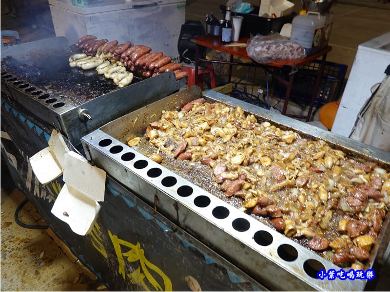 戶外區。石板烤肉-童話市集 (1).jpg 戶外區。石板烤肉-童話市集 (1).jpg