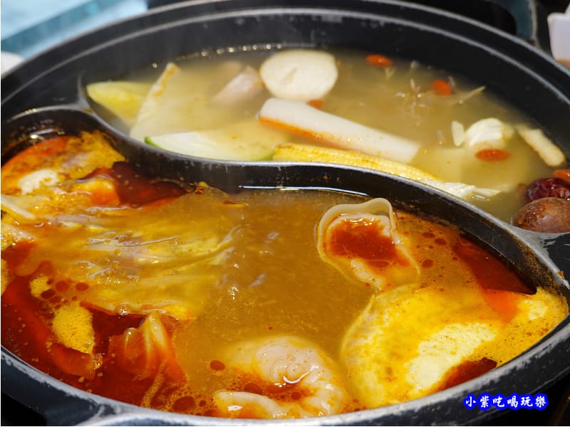 鴛鴦鍋-金大鋤壽喜燒府中店(吃到飽).jpg 鴛鴦鍋-金大鋤壽喜燒府中店(吃到飽).jpg