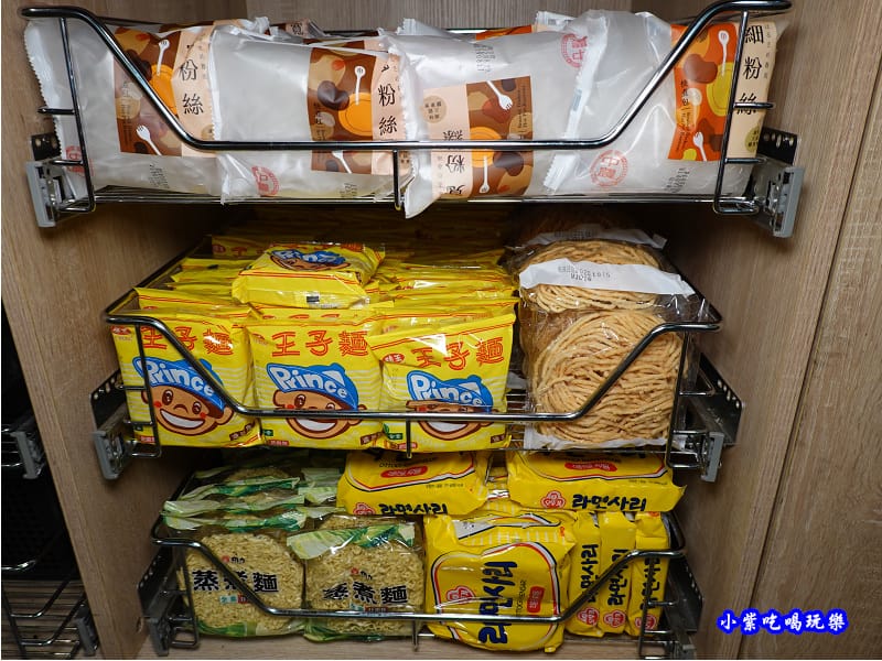 自助區-金大鋤壽喜燒府中店(吃到飽) (3).jpg 自助區-金大鋤壽喜燒府中店(吃到飽) (3).jpg