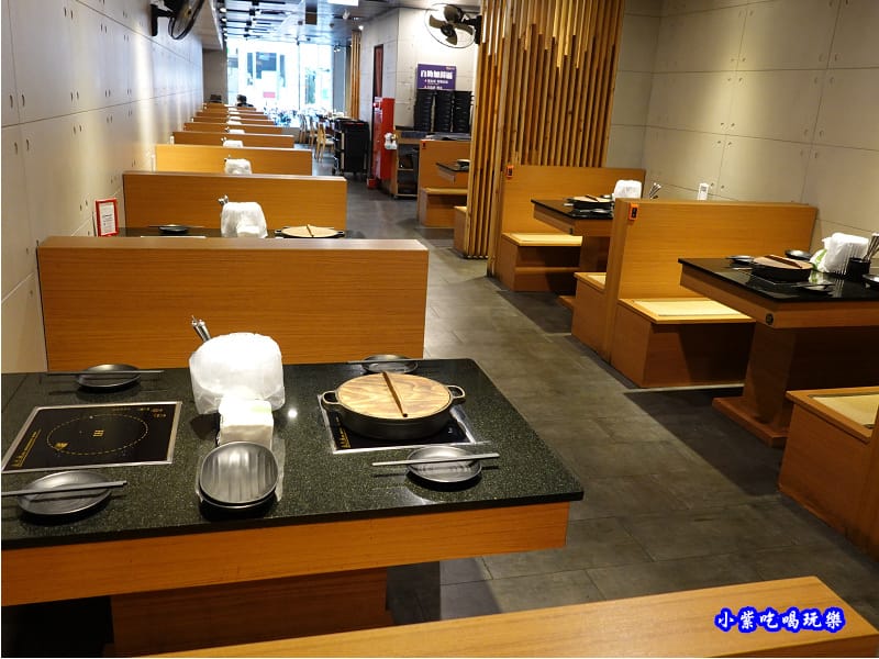 用餐環境-金大鋤壽喜燒府中店(吃到飽) (1).jpg 用餐環境-金大鋤壽喜燒府中店(吃到飽) (1).jpg