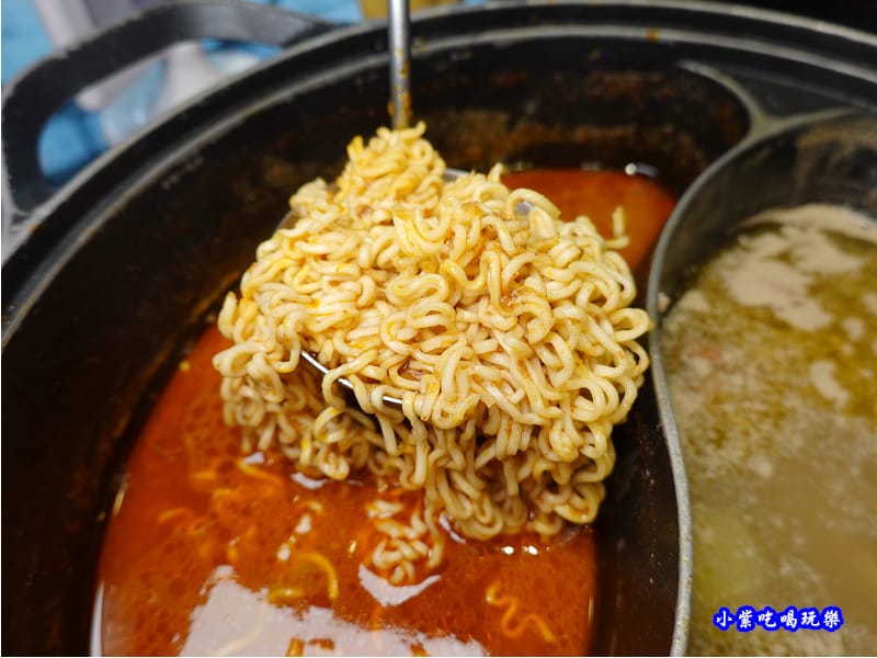 麻辣王子麵-金大鋤壽喜燒府中店(吃到飽) (1).jpg 麻辣王子麵-金大鋤壽喜燒府中店(吃到飽) (1).jpg