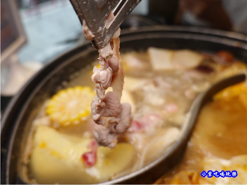 頂級櫻桃鴨-金大鋤壽喜燒府中店(吃到飽) (1).jpg 頂級櫻桃鴨-金大鋤壽喜燒府中店(吃到飽) (1).jpg