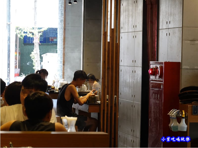 用餐環境-金大鋤壽喜燒府中店(吃到飽) (2).jpg 用餐環境-金大鋤壽喜燒府中店(吃到飽) (2).jpg
