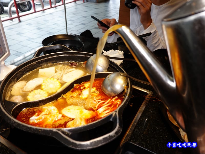 加麻辣湯-金大鋤壽喜燒府中店(吃到飽).jpg 加麻辣湯-金大鋤壽喜燒府中店(吃到飽).jpg