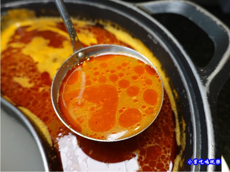 麻辣湯底-金大鋤壽喜燒府中店(吃到飽).jpg 麻辣湯底-金大鋤壽喜燒府中店(吃到飽).jpg