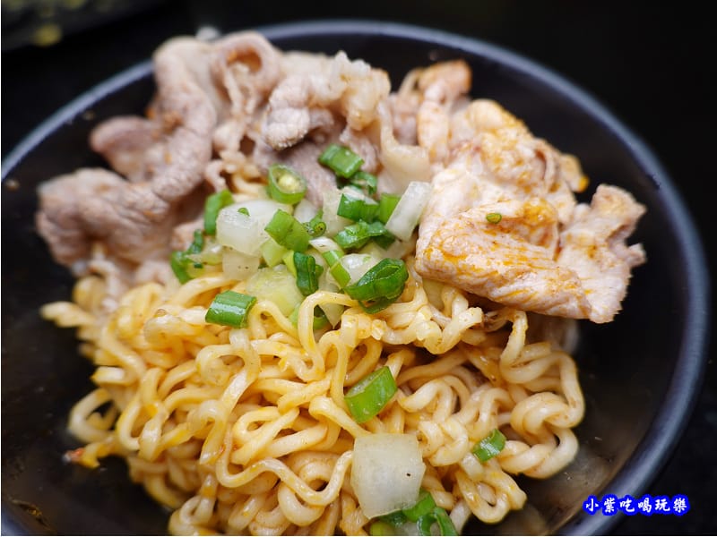 麻辣王子麵-金大鋤壽喜燒府中店(吃到飽) (2).jpg 麻辣王子麵-金大鋤壽喜燒府中店(吃到飽) (2).jpg