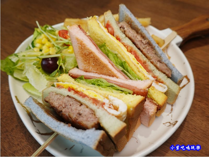 fun膽吃一口彩虹-fun晴輕食餐廳 (2).jpg fun膽吃一口彩虹-fun晴輕食餐廳 (2).jpg