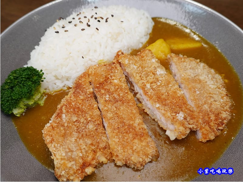 日式炸豬排咖哩飯-fun晴輕食餐廳 (3).jpg 日式炸豬排咖哩飯-fun晴輕食餐廳 (3).jpg