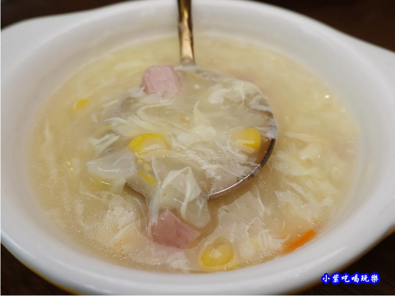 玉米濃湯-fun晴輕食餐廳.jpg 玉米濃湯-fun晴輕食餐廳.jpg