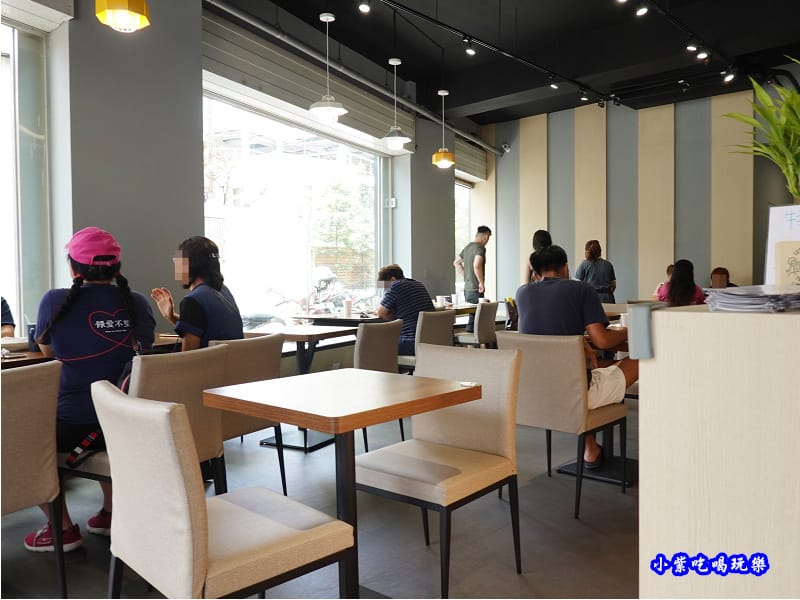 用餐環境-fun晴輕食餐廳 (1).jpg 用餐環境-fun晴輕食餐廳 (1).jpg