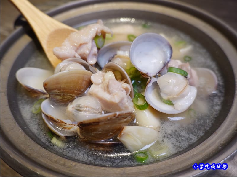 蒜頭蛤蜊雞-大河屋中壢大潤發 (1).jpg 蒜頭蛤蜊雞-大河屋中壢大潤發 (1).jpg