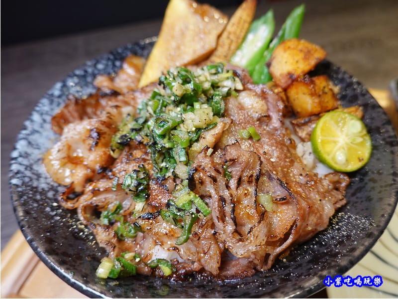 鹽蔥燒肉丼-大河屋中壢大潤發 (4).jpg 鹽蔥燒肉丼-大河屋中壢大潤發 (4).jpg