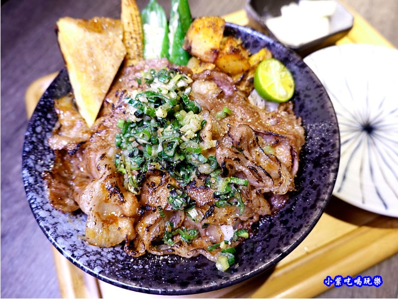 鹽蔥燒肉丼-大河屋中壢大潤發 (3).jpg 鹽蔥燒肉丼-大河屋中壢大潤發 (3).jpg
