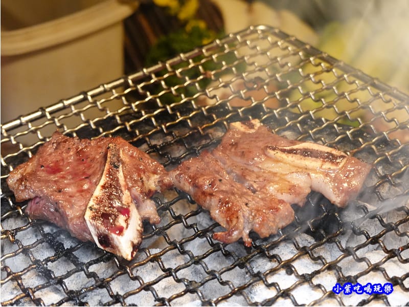 頂級牛小排有醃醬-火之舞和牛燒烤吃到飽桃園店 (3).jpg