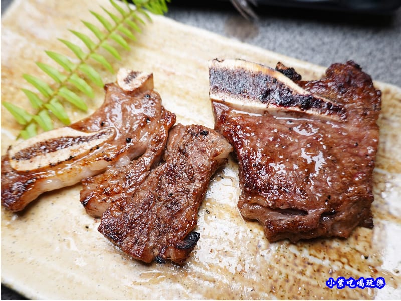 頂級牛小排有醃醬-火之舞和牛燒烤吃到飽桃園店 (2).jpg