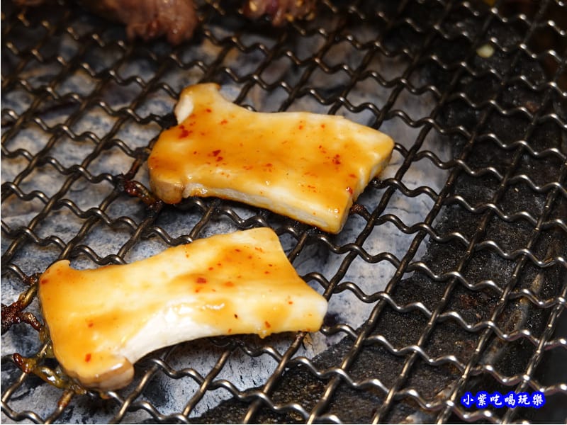 味噌杏鮑菇-火之舞和牛燒烤吃到飽桃園店.jpg