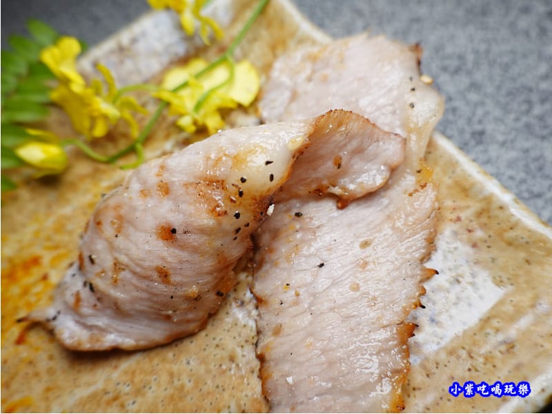 極黑豬頸肉-火之舞和牛燒烤吃到飽桃園店 (2).jpg