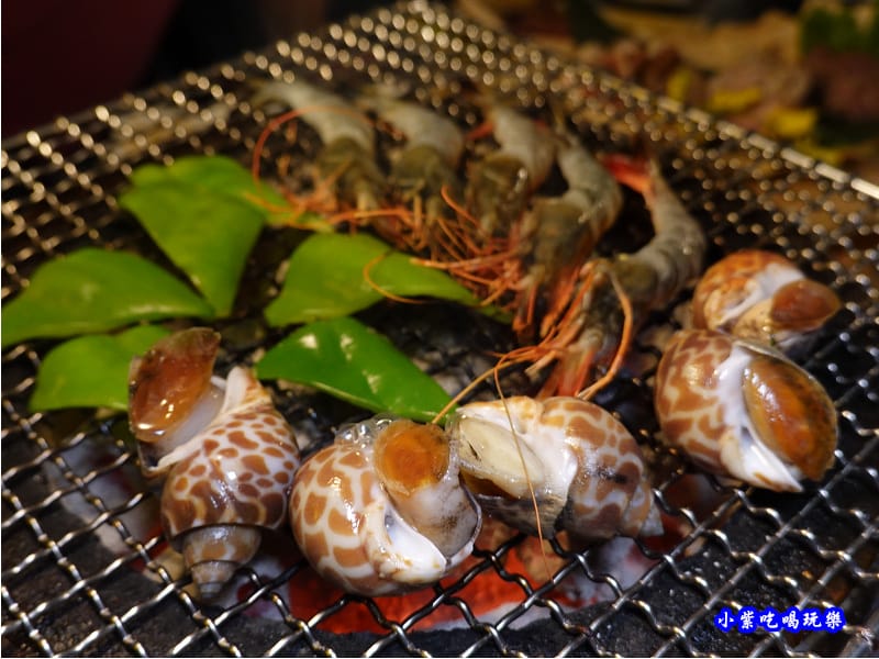 烤螺肉朝上-火之舞和牛燒烤吃到飽桃園店.jpg