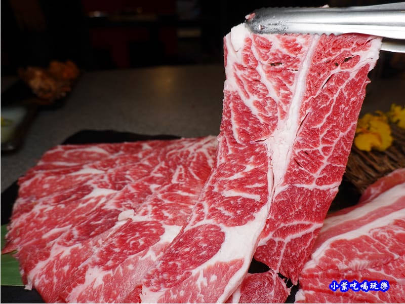 特選極黑霜降牛-火之舞和牛燒烤吃到飽桃園店 (2).jpg