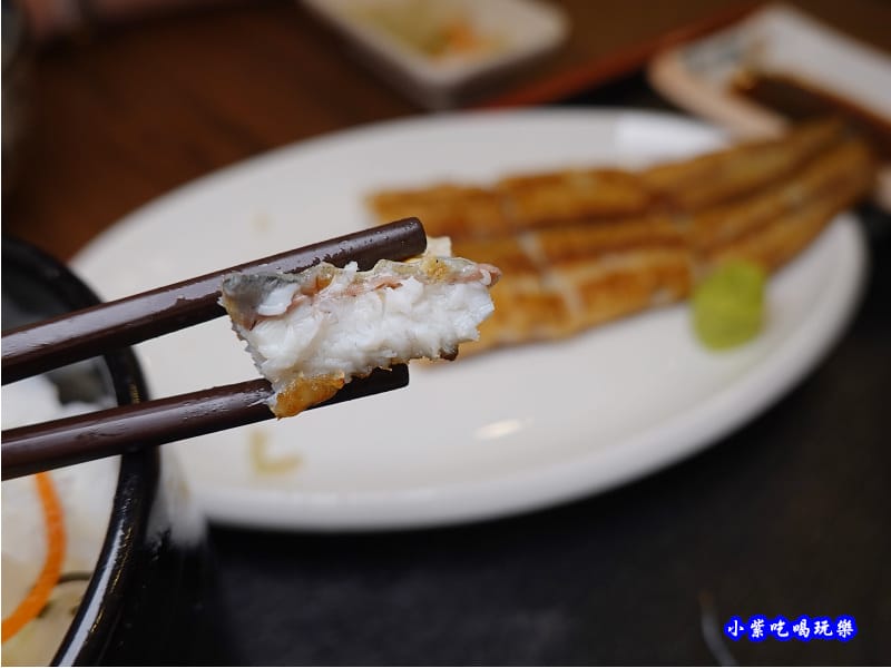 燒白鰻灑玫瑰鹽-三河中川屋台北店 (2).jpg 燒白鰻灑玫瑰鹽-三河中川屋台北店 (2).jpg