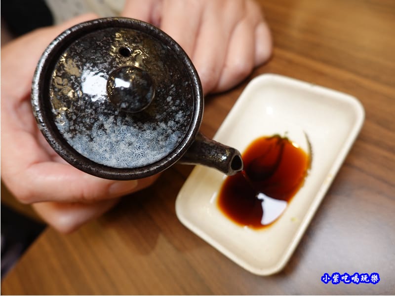 燒白饅佐甘味醬油-三河中川屋台北店.jpg 燒白饅佐甘味醬油-三河中川屋台北店.jpg