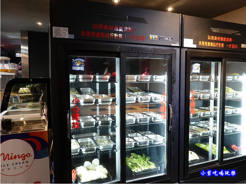 2樓自助火鍋食材區-蒙古紅蒙古火鍋桃園店 (3).jpg 2樓自助火鍋食材區-蒙古紅蒙古火鍋桃園店 (3).jpg