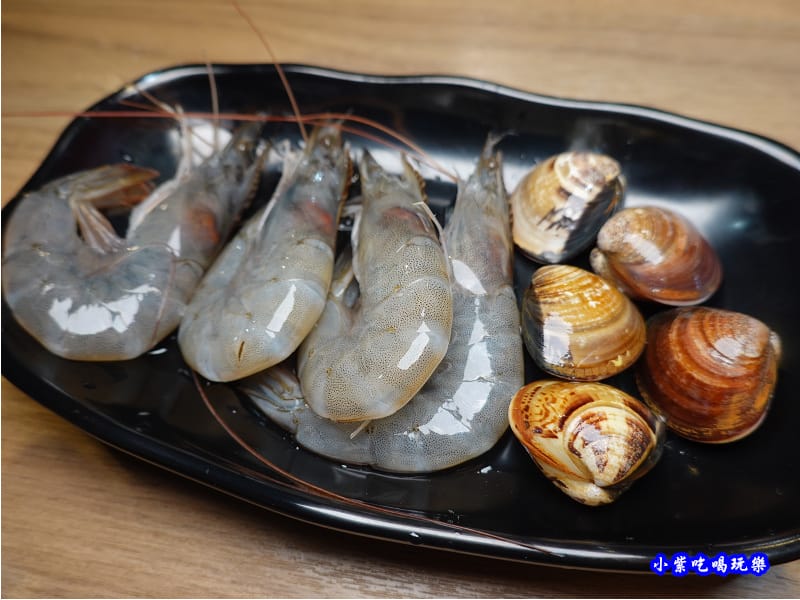 白蝦、蛤蜊-蒙古紅蒙古火鍋桃園店.jpg 白蝦、蛤蜊-蒙古紅蒙古火鍋桃園店.jpg