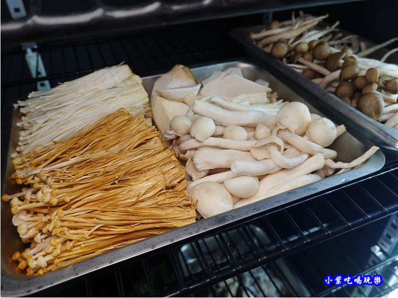吃到飽食材-蒙古紅蒙古火鍋桃園店 (1).jpg 吃到飽食材-蒙古紅蒙古火鍋桃園店 (1).jpg