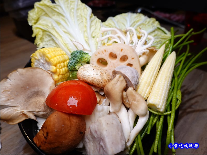 自夾食材-蒙古紅蒙古火鍋桃園店 (1).jpg 自夾食材-蒙古紅蒙古火鍋桃園店 (1).jpg