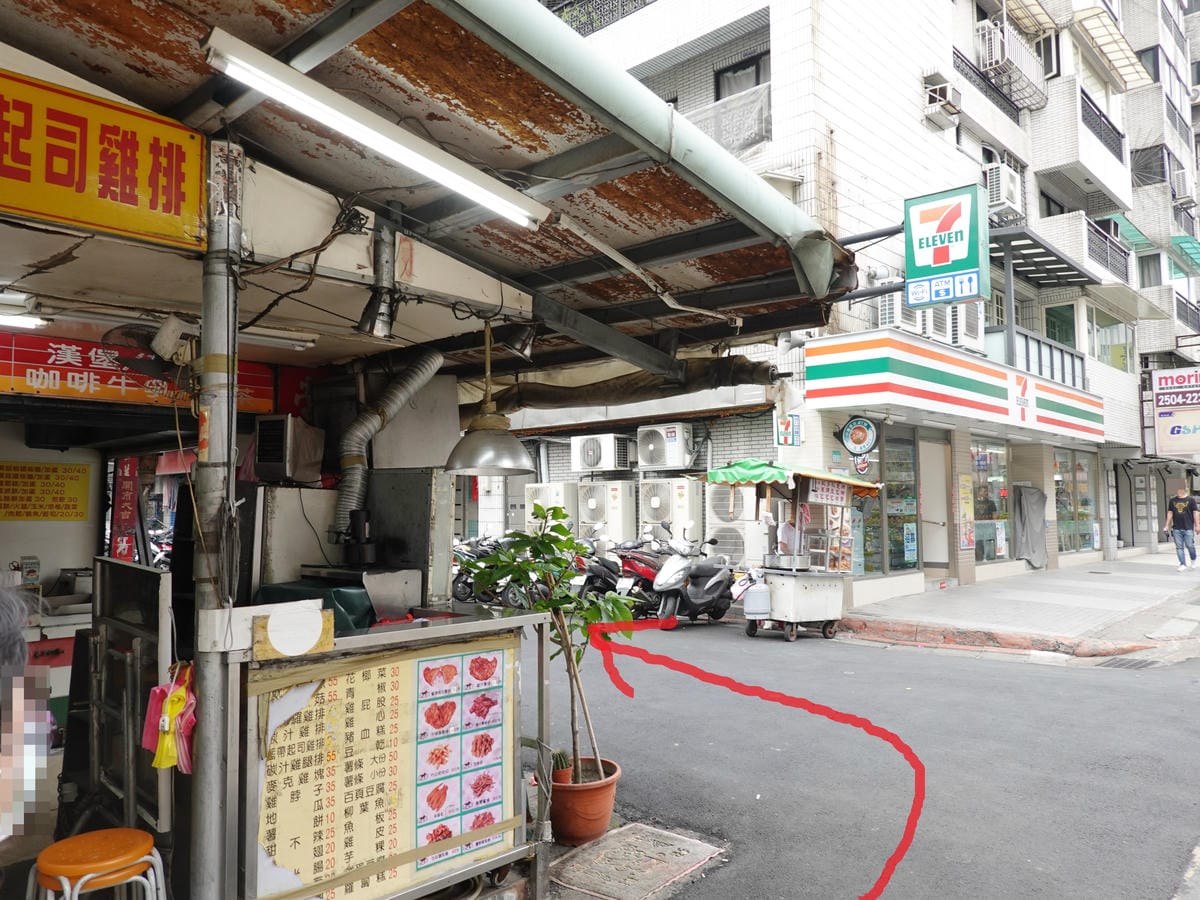 龍江路318巷-三樓畫畫.JPG
