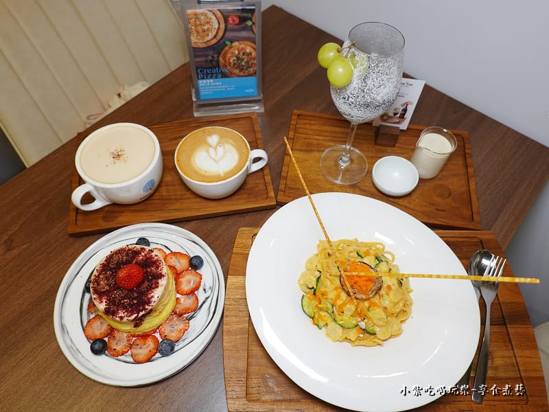 餐食合照-成真咖啡桃園中正店.jpg 餐食合照-成真咖啡桃園中正店.jpg