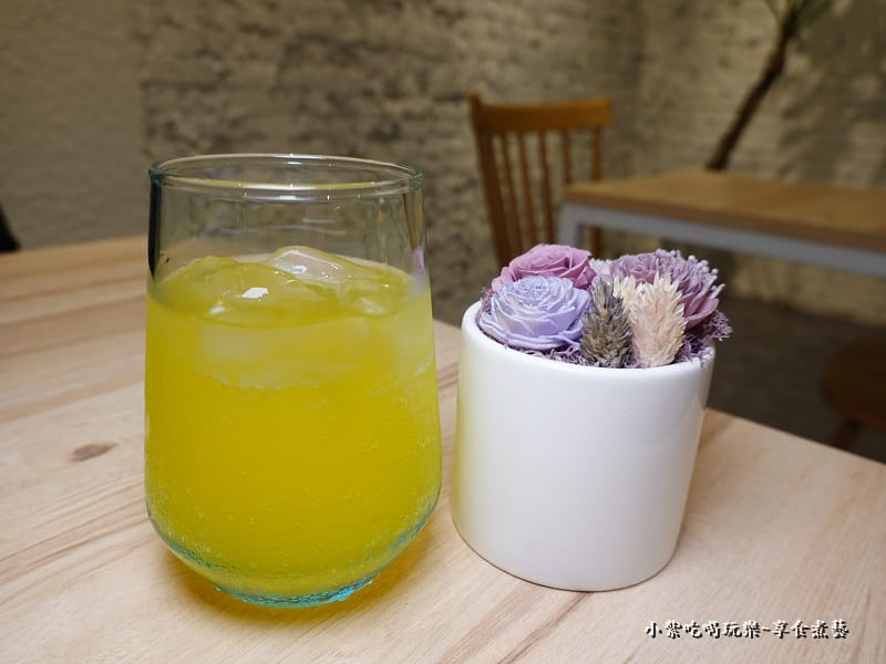 賓德寶百香果風味氣泡飲-桃園surry Hills cafe' (2).jpg